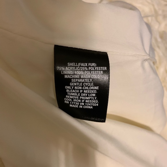 🦁 Chic Faux Fur MOSSIMO vest! - Picture 7 of 7